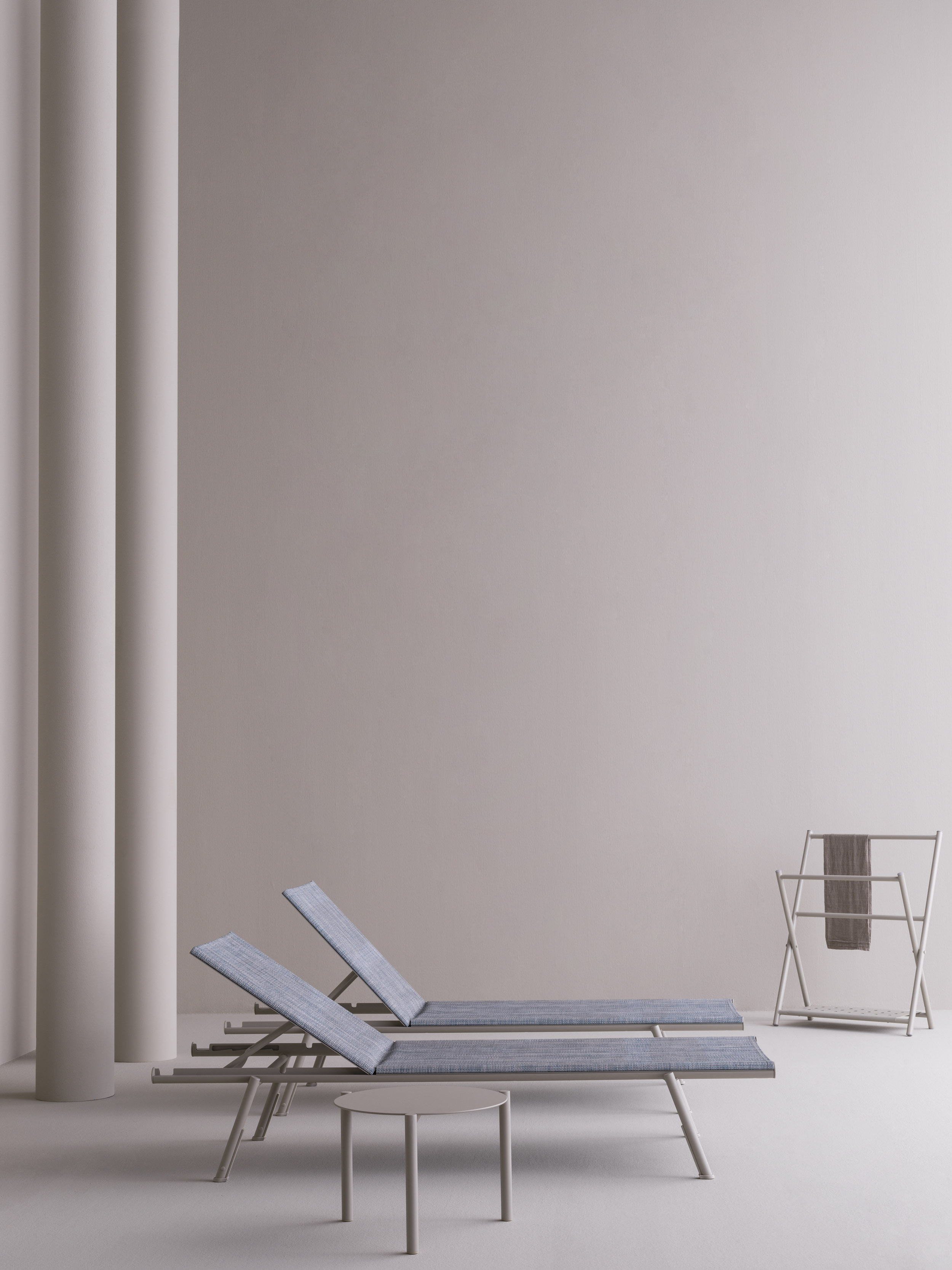 Download jpg image Bahia Sunlounger Coffee Table 