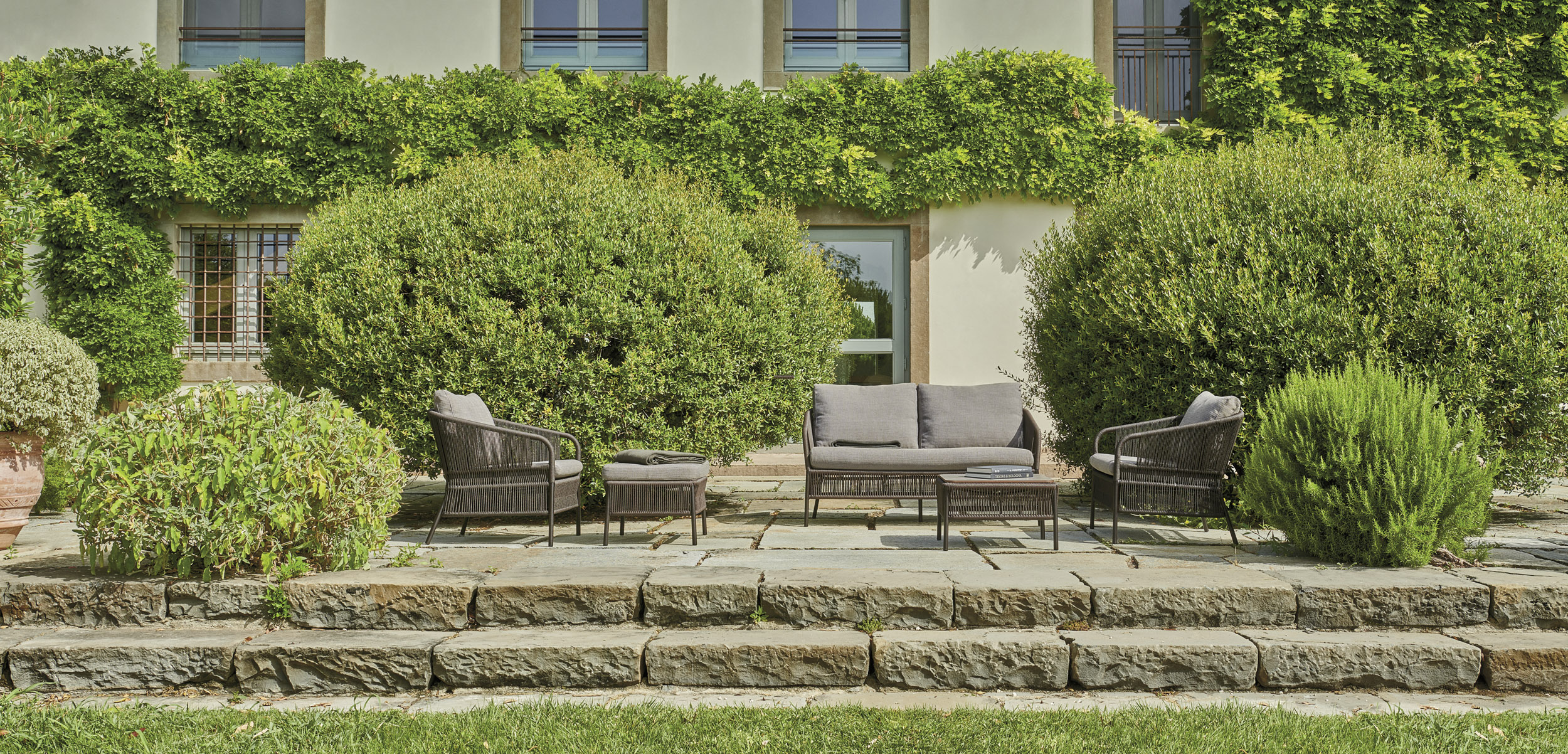 Download jpg image Cricket Sofa 