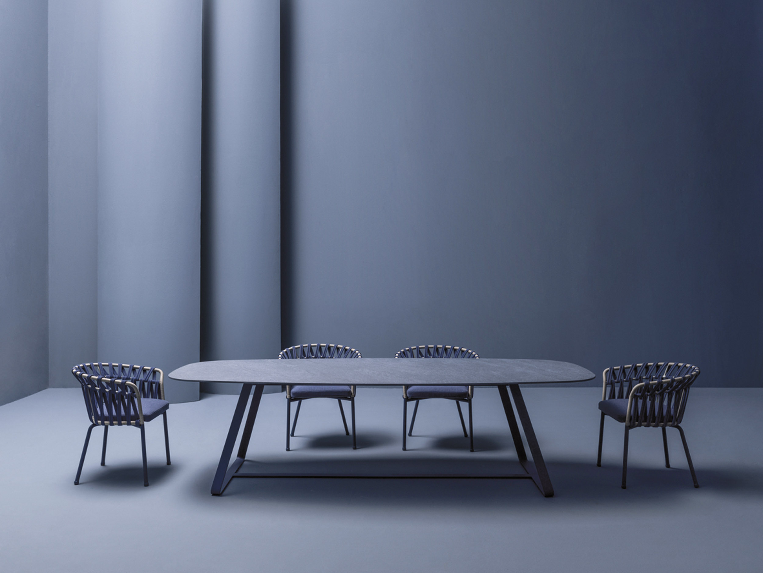 Download jpg image Kolonaki Fixed Table 5762