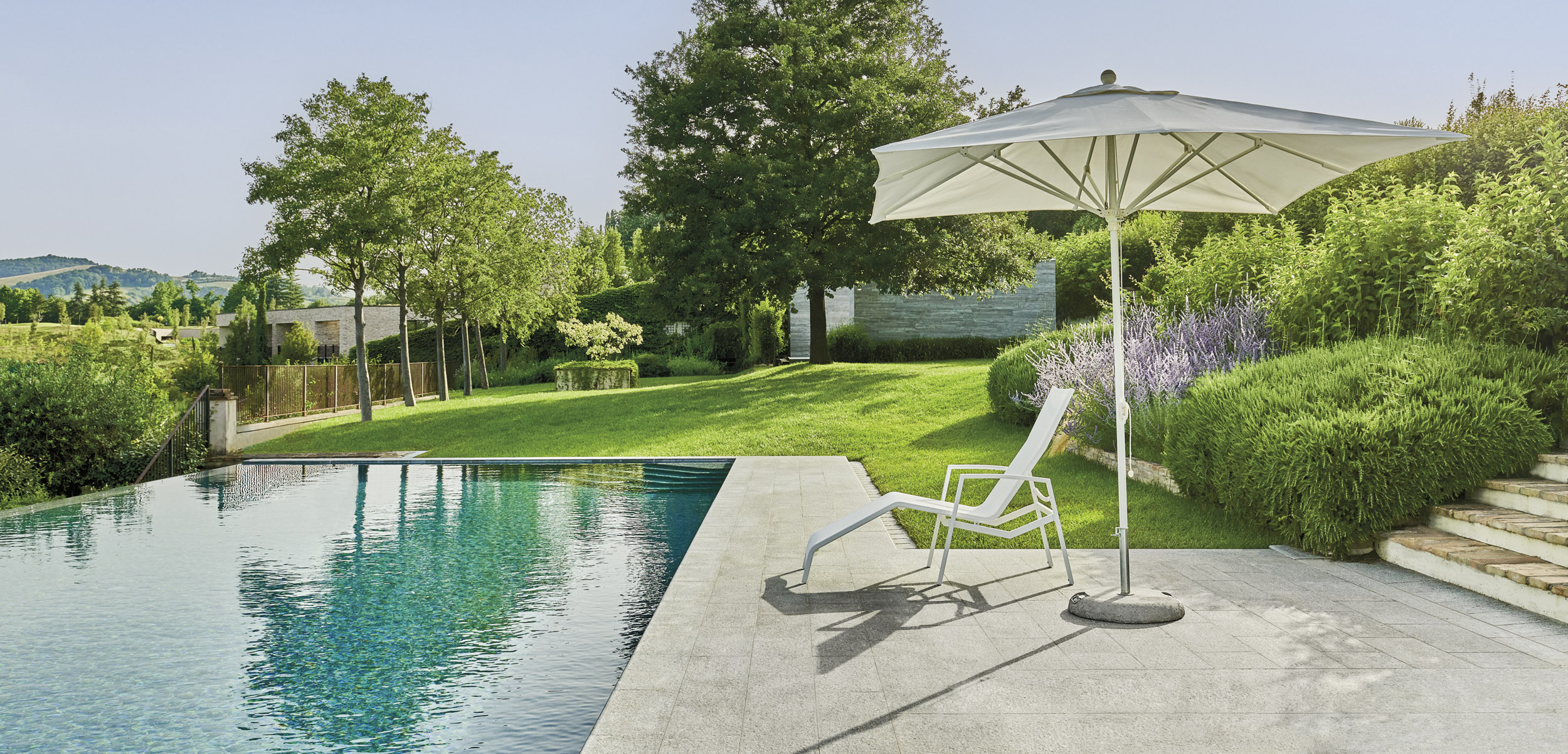 Download jpg image Victor Floating Lounger 