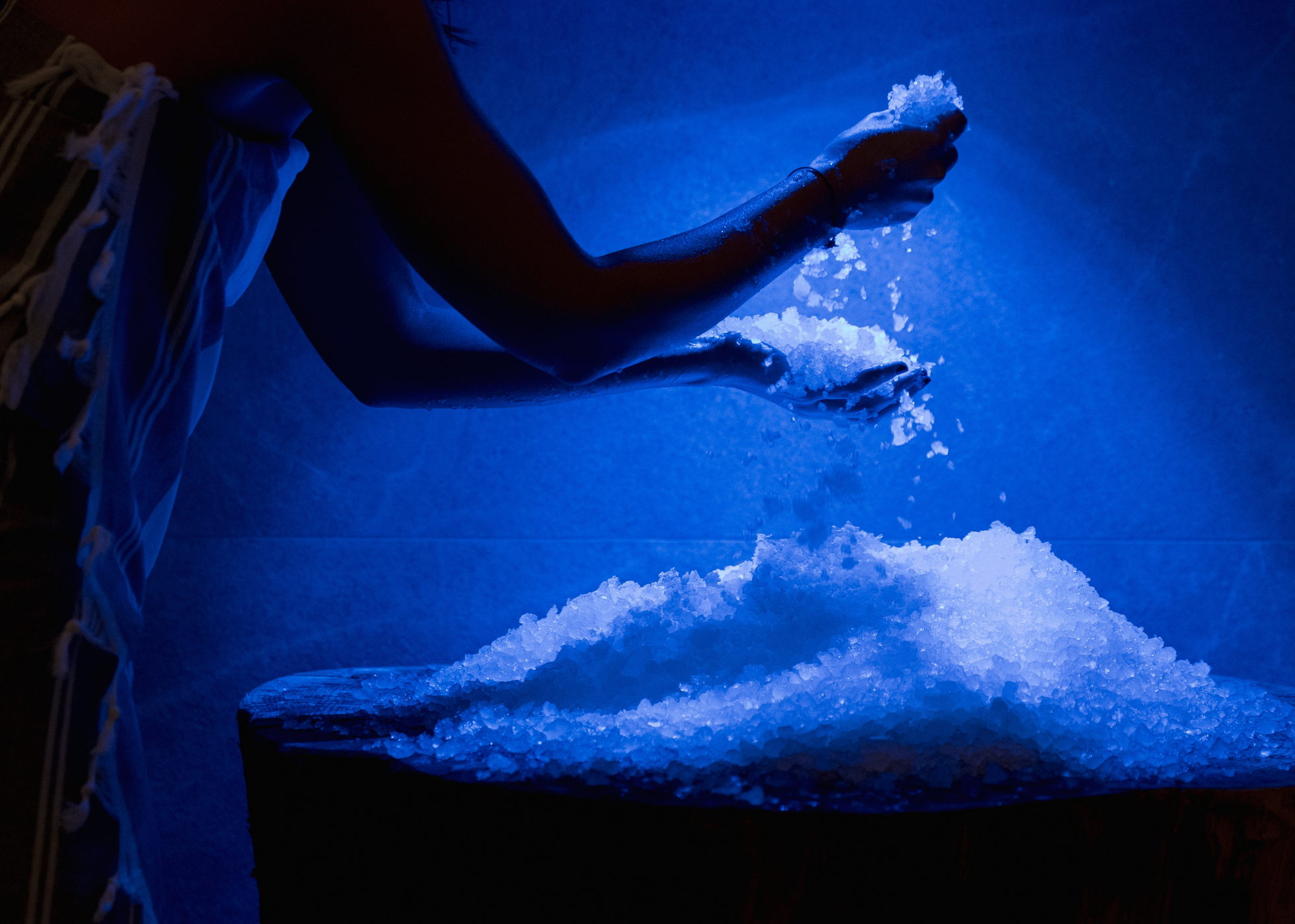 Ice waterfall, ideal for bringing the body back to basal temperature after exposure to heat
