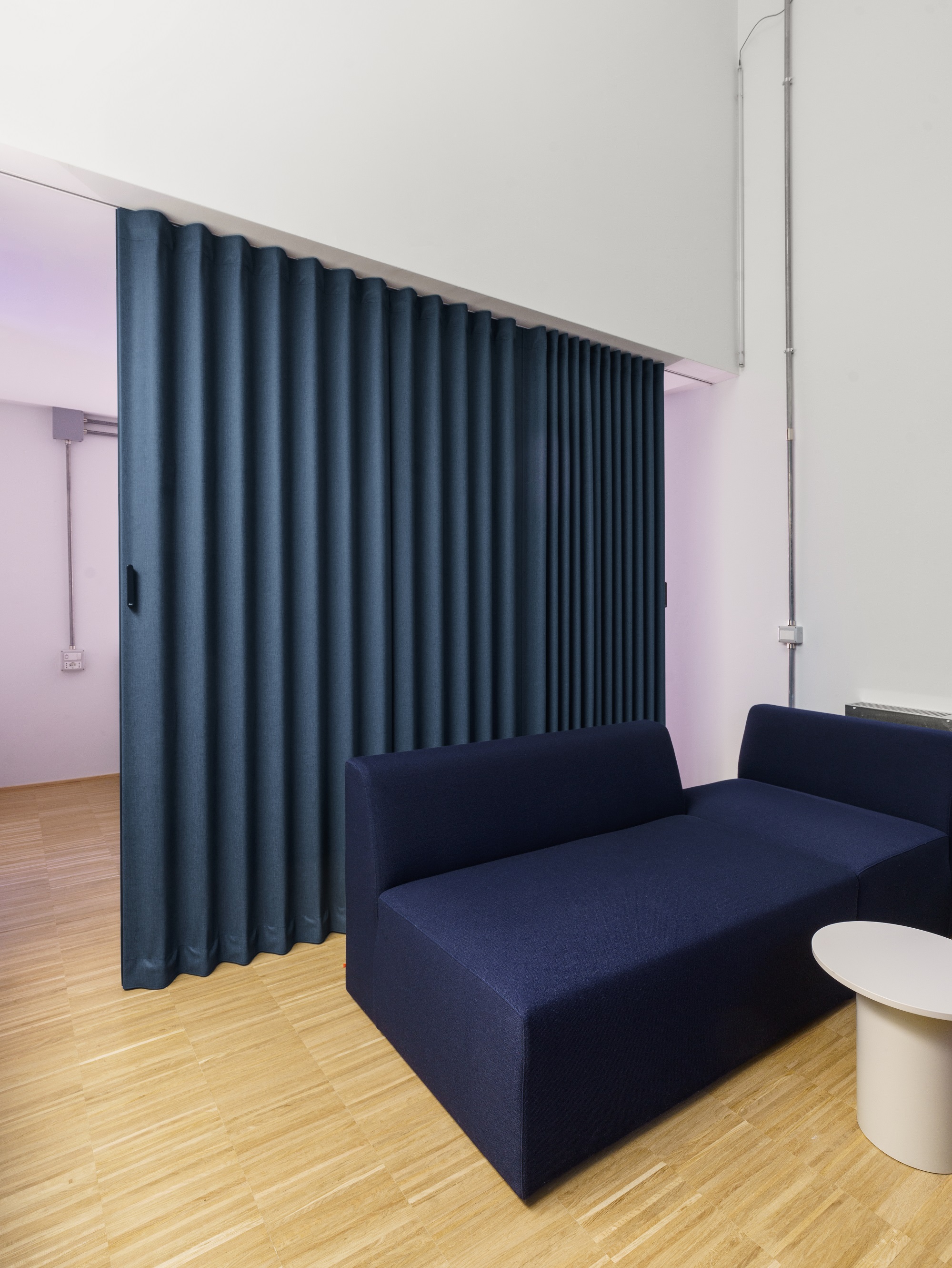 Download jpg img Bilateral Milan apartment  Dooor