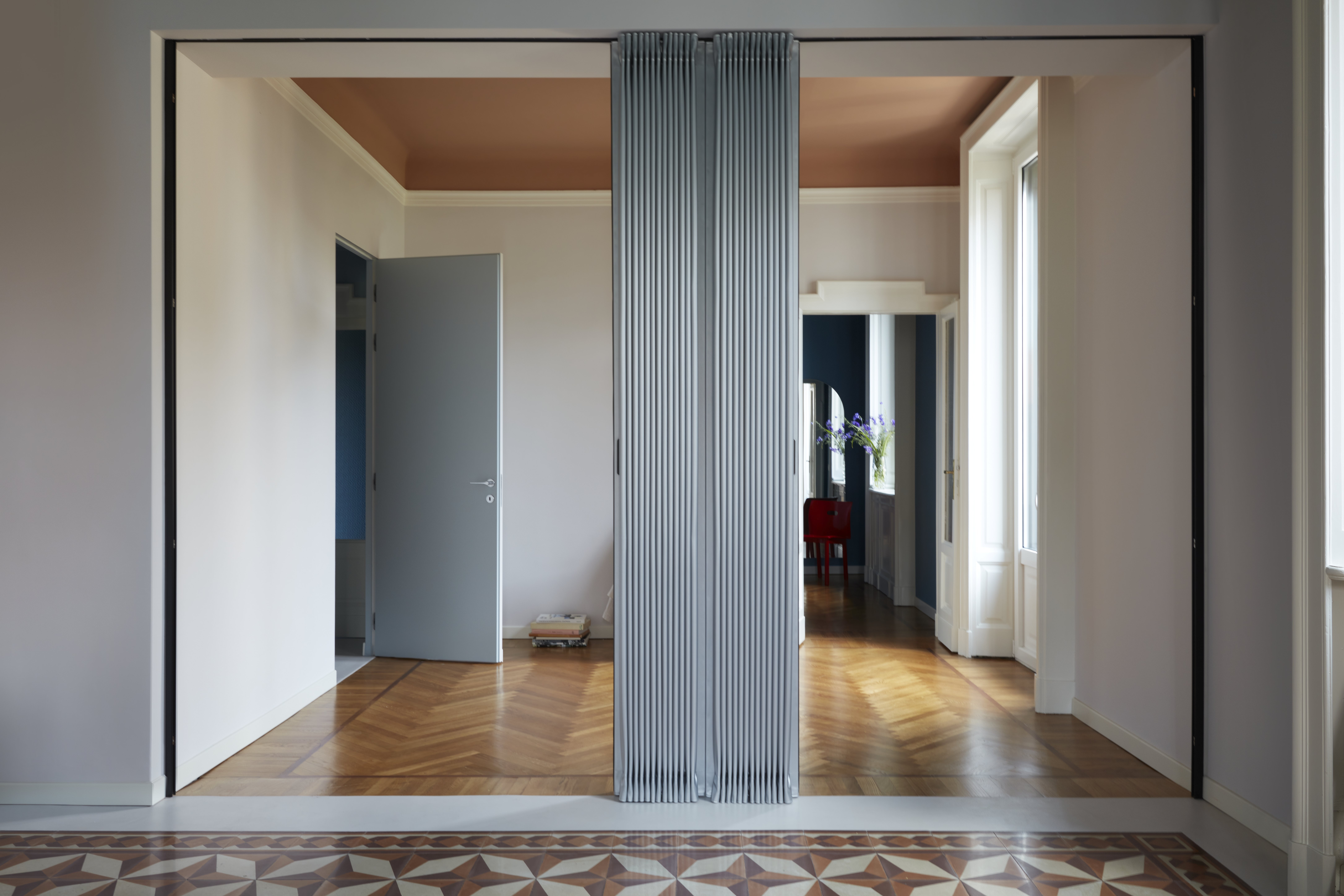 Download jpg img Dooor Bilateral Milan apartment