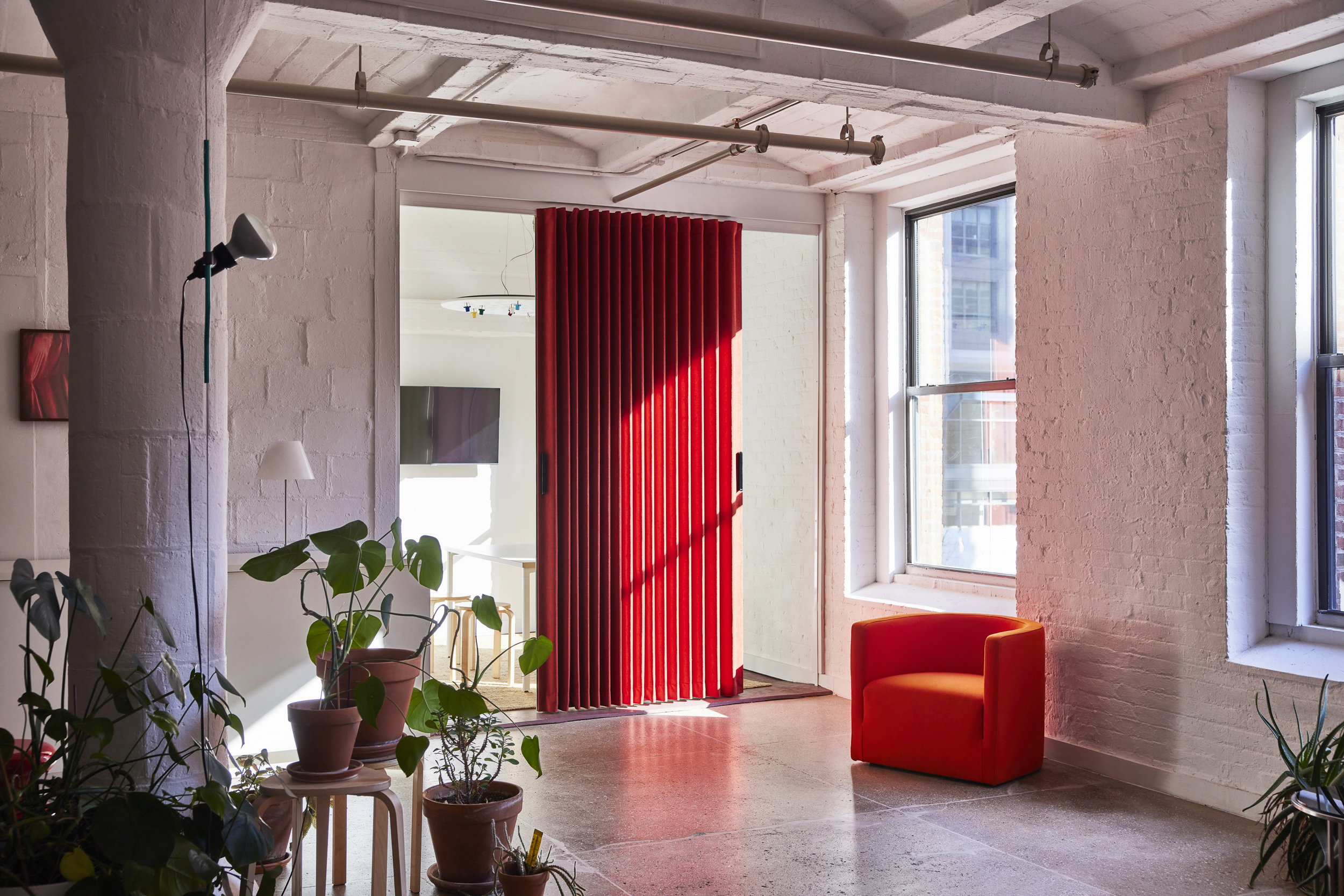 Download jpg img Dooor Bilateral New York workspace 