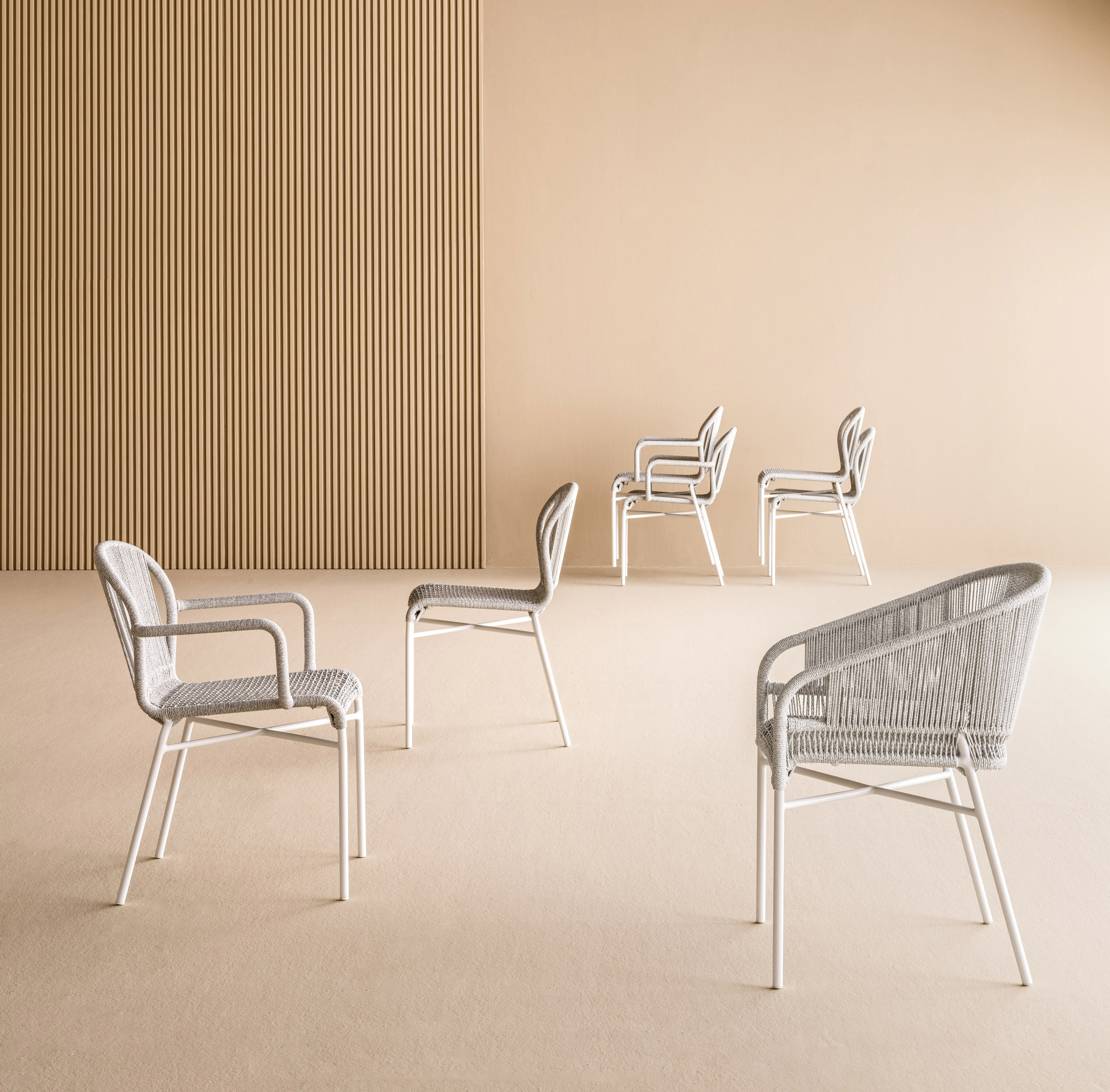 Download jpg img Cricket Armchair Varaschin 2