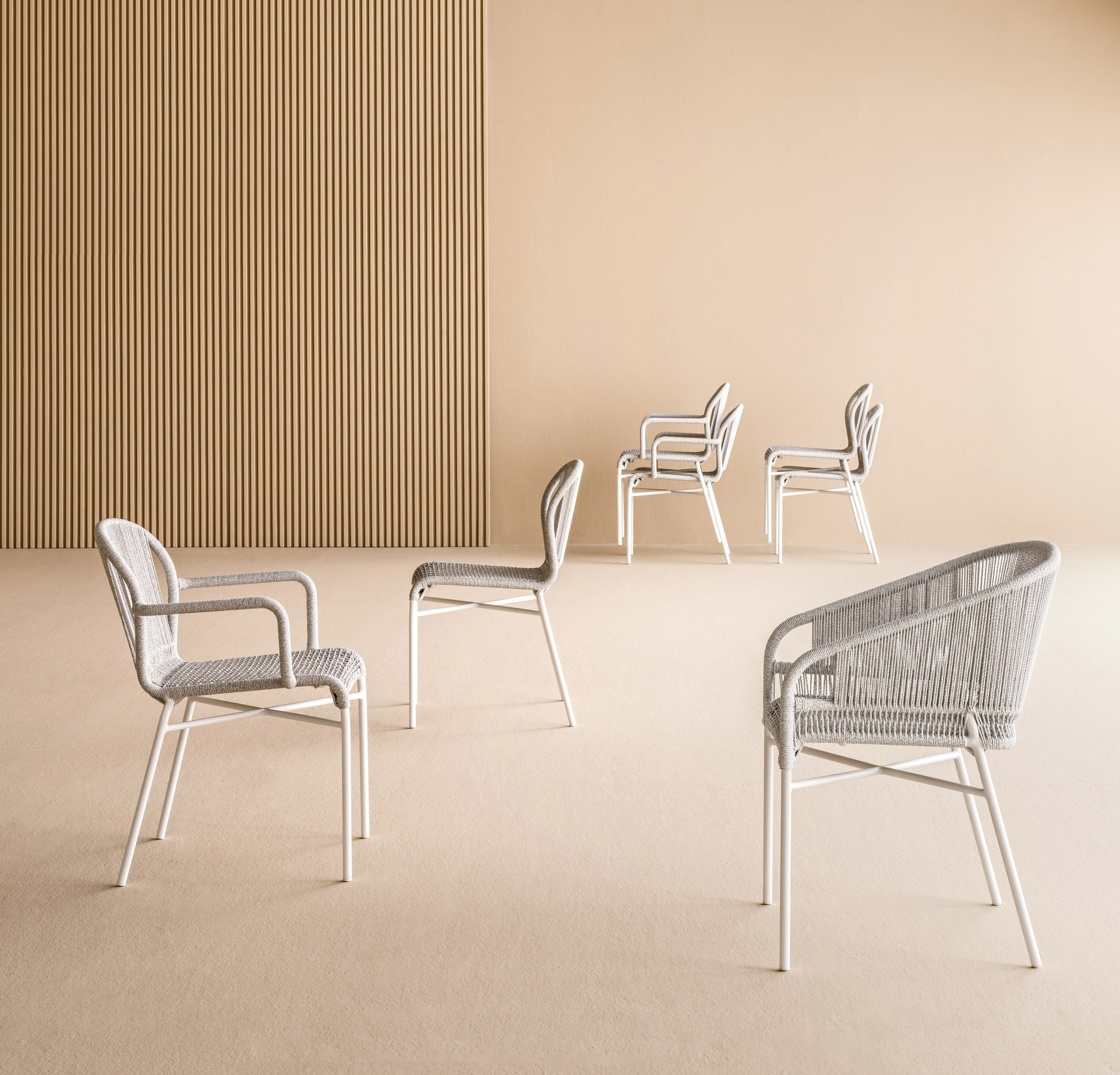 Download jpg img Cricket Chair with armrests 