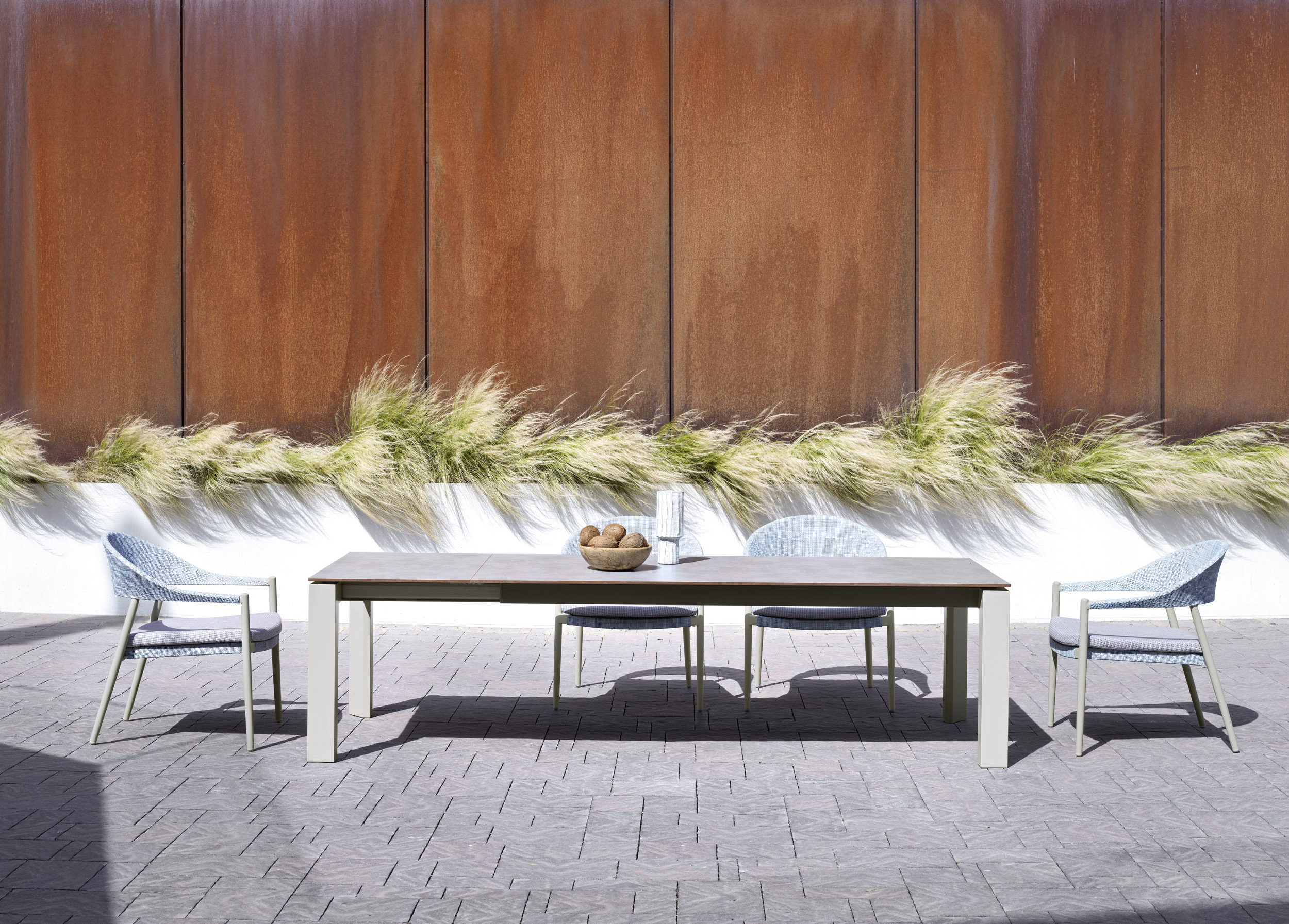 Download jpg img Dolmen Extendable Table Varaschin