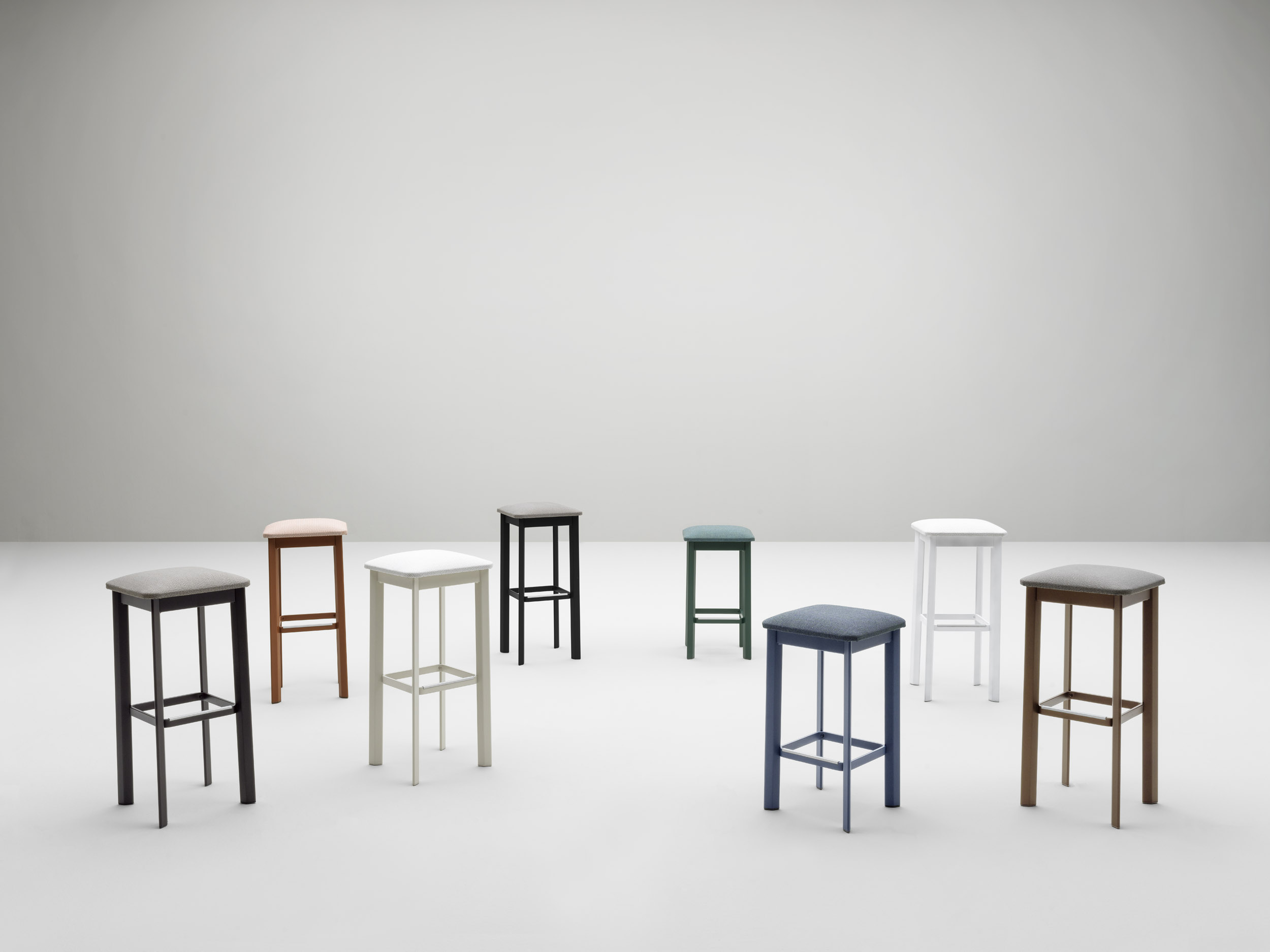 Download jpg img Victor Stools Varaschin
