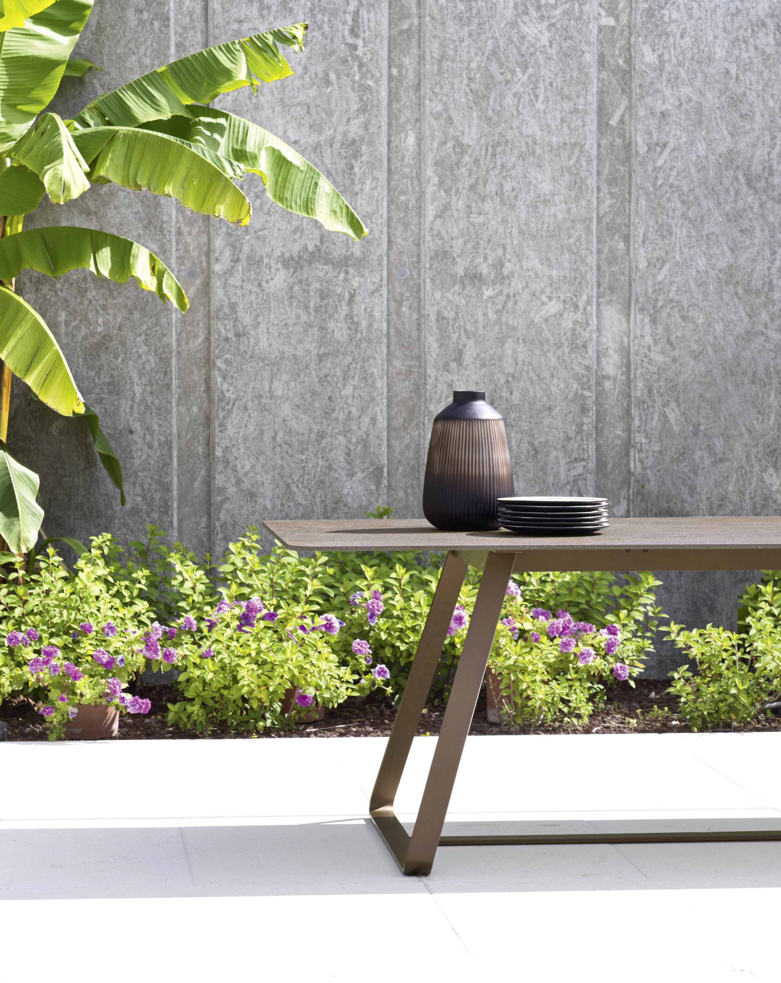 Download jpg img Kolonaki Table 2 Varaschin
