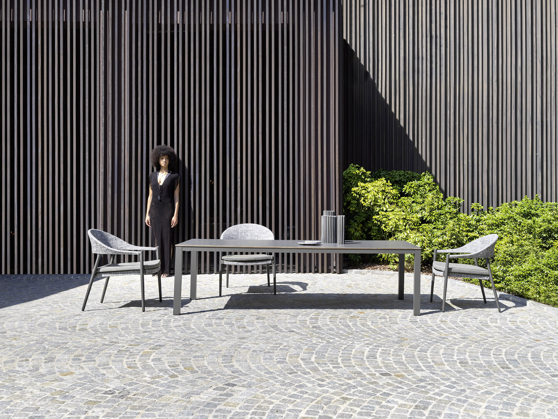 Download jpg img Victor Low Table 2