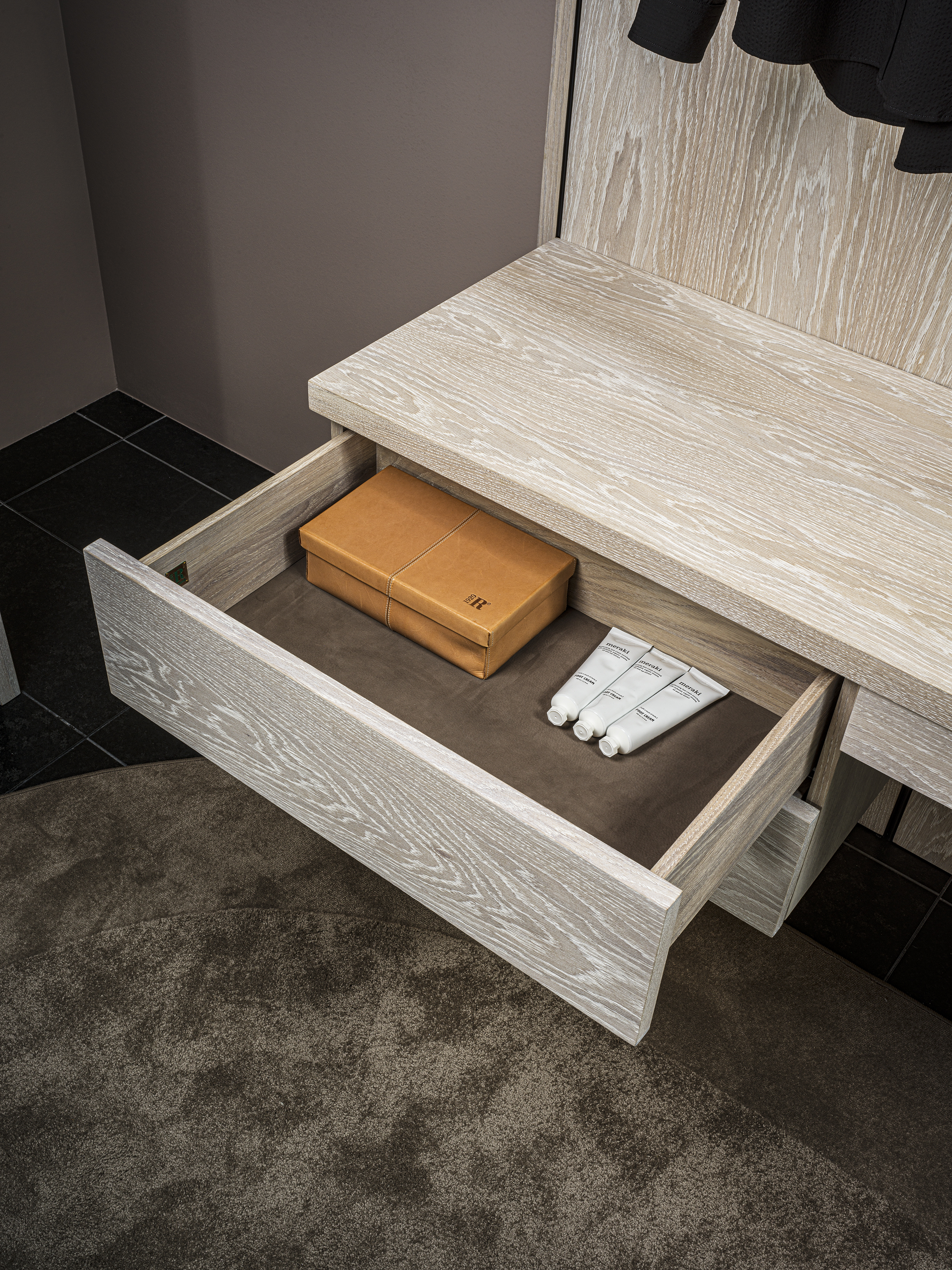 Download jpg img Modula Night 8 Riva1920