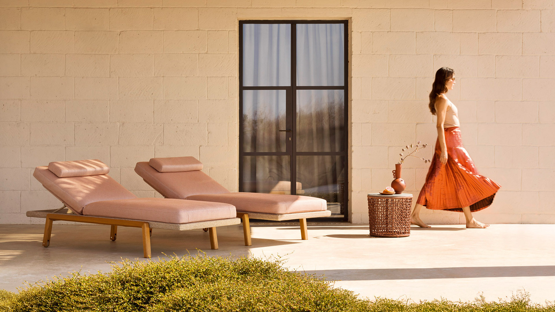 Download jpg img Emma Coffee Table 01 varaschin
