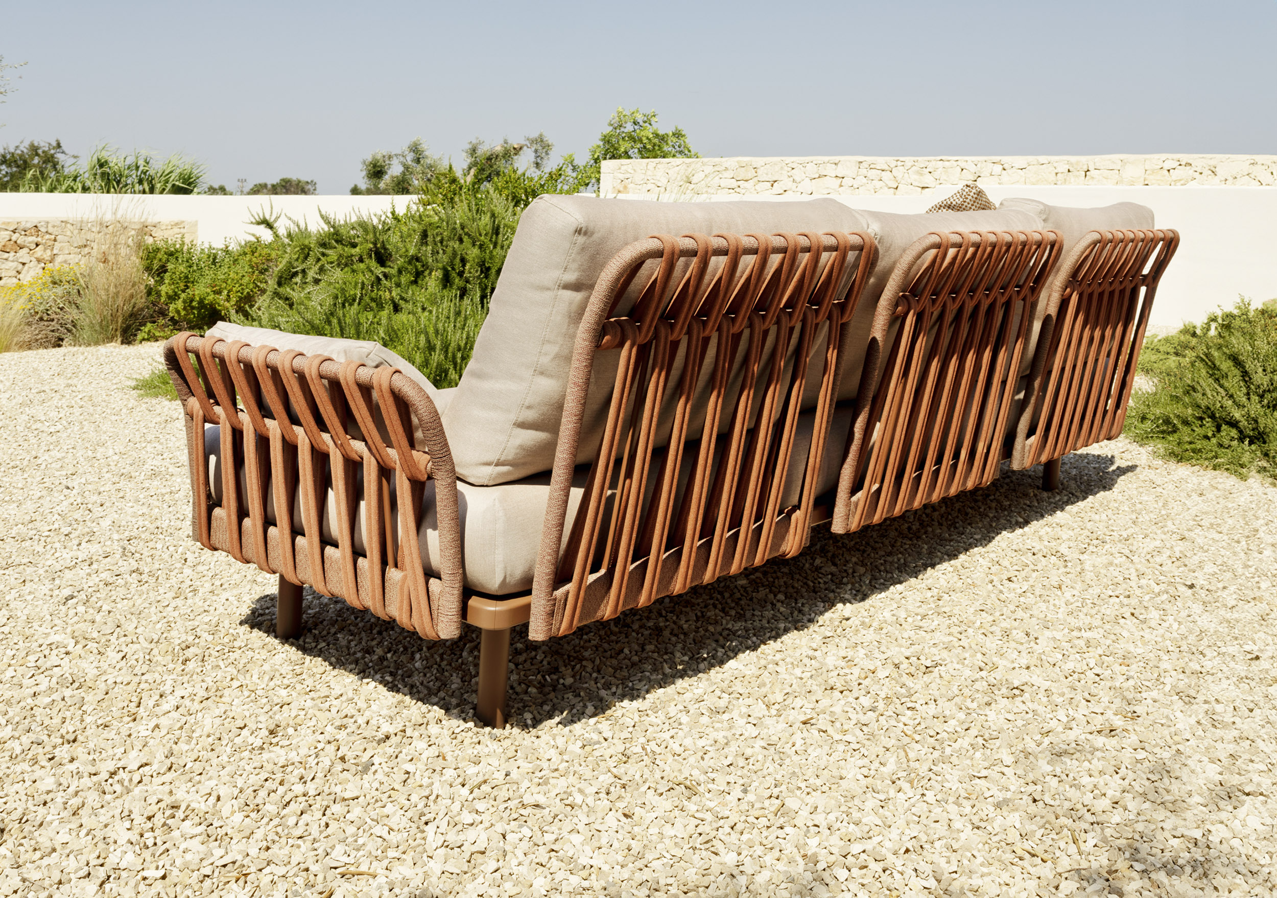 Download jpg img Emma Cross Modular Sofa Varaschin 01