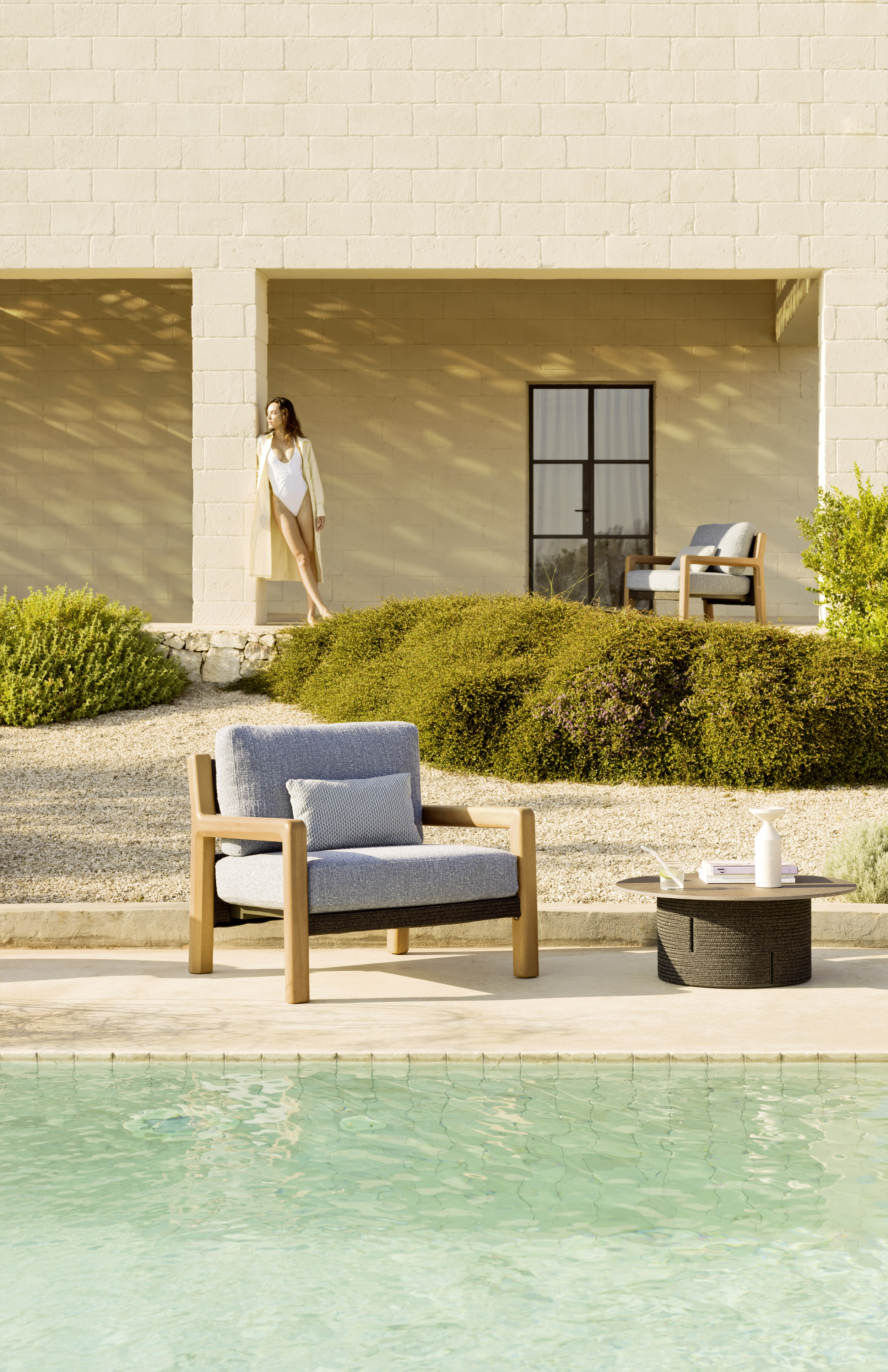 Download jpg img Gianna Armchair iroko 06 Varaschin