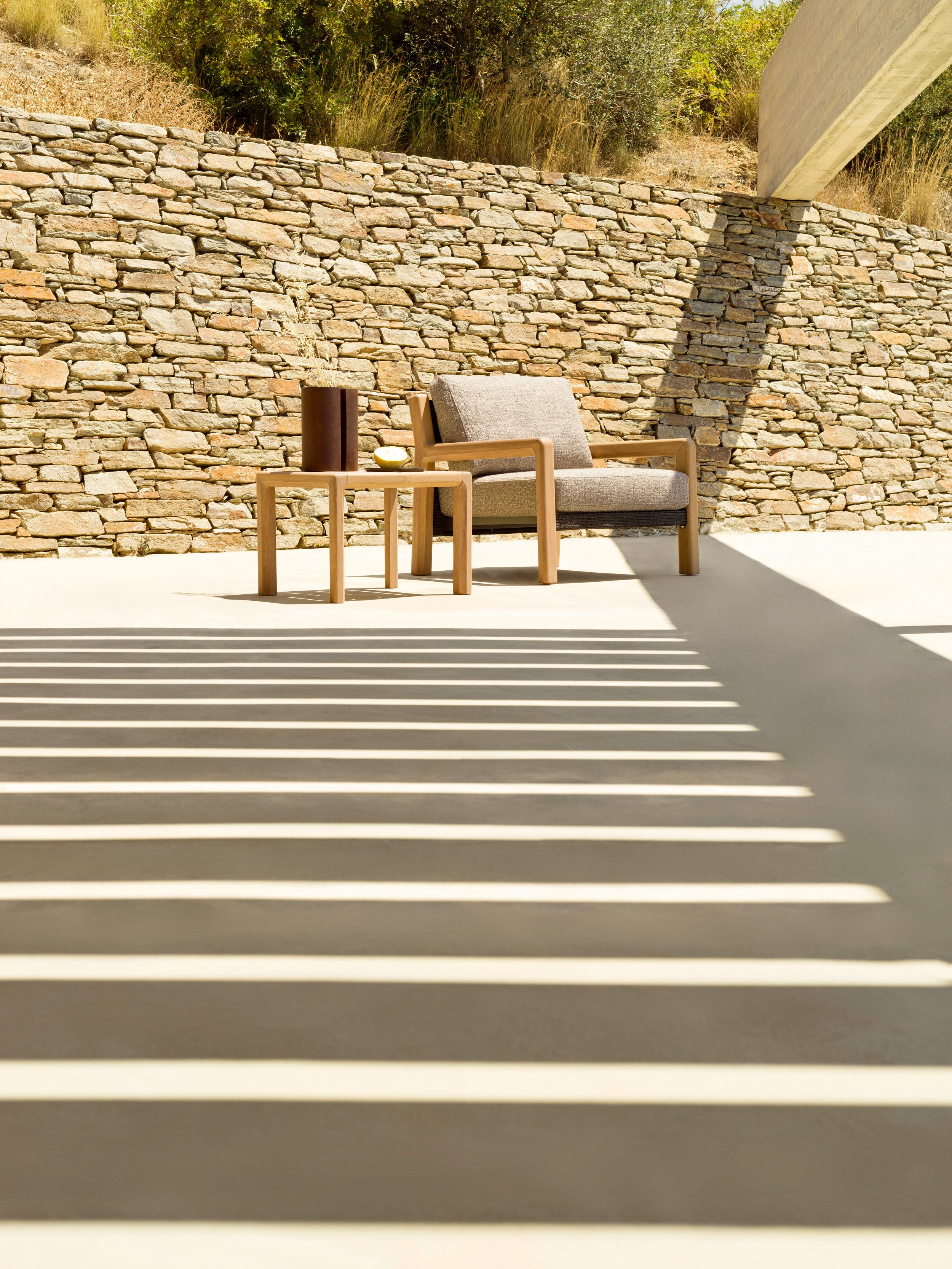 Download jpg img Gianna Armchair Iroko 08 Varaschin
