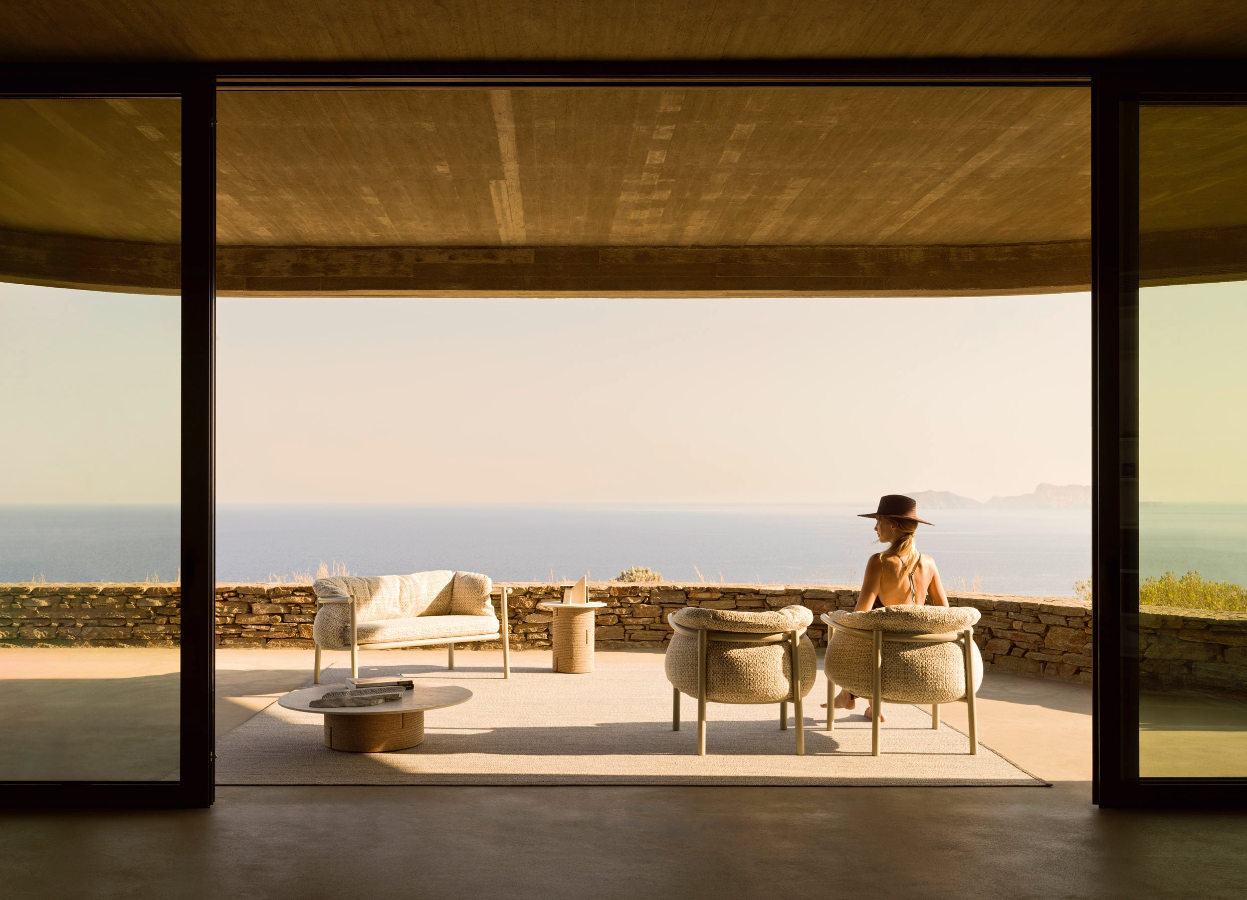 Download jpg img Gianna Coffee Table Varaschin 15