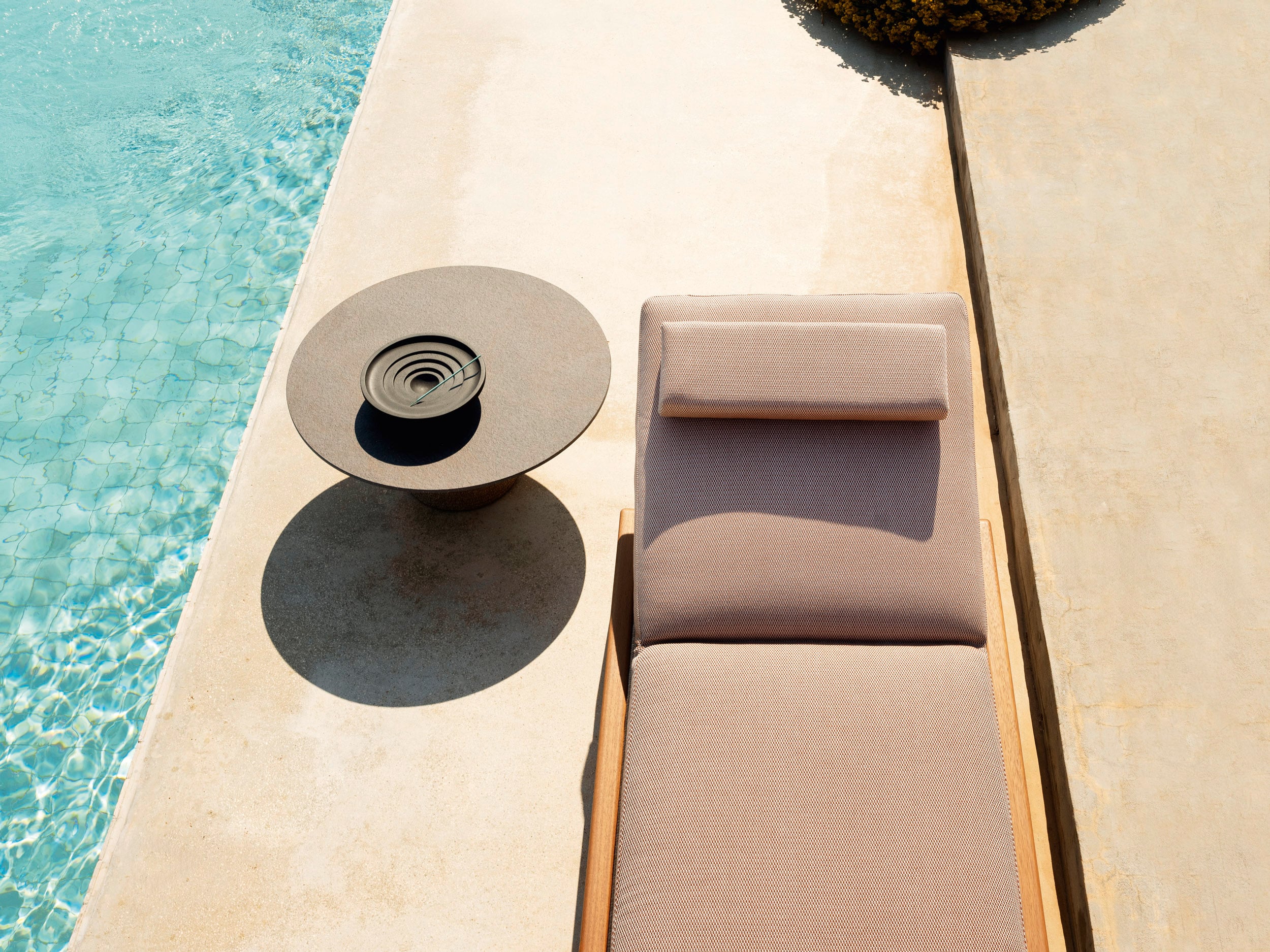 Download jpg img Gianna Sunbed 11 Varaschin