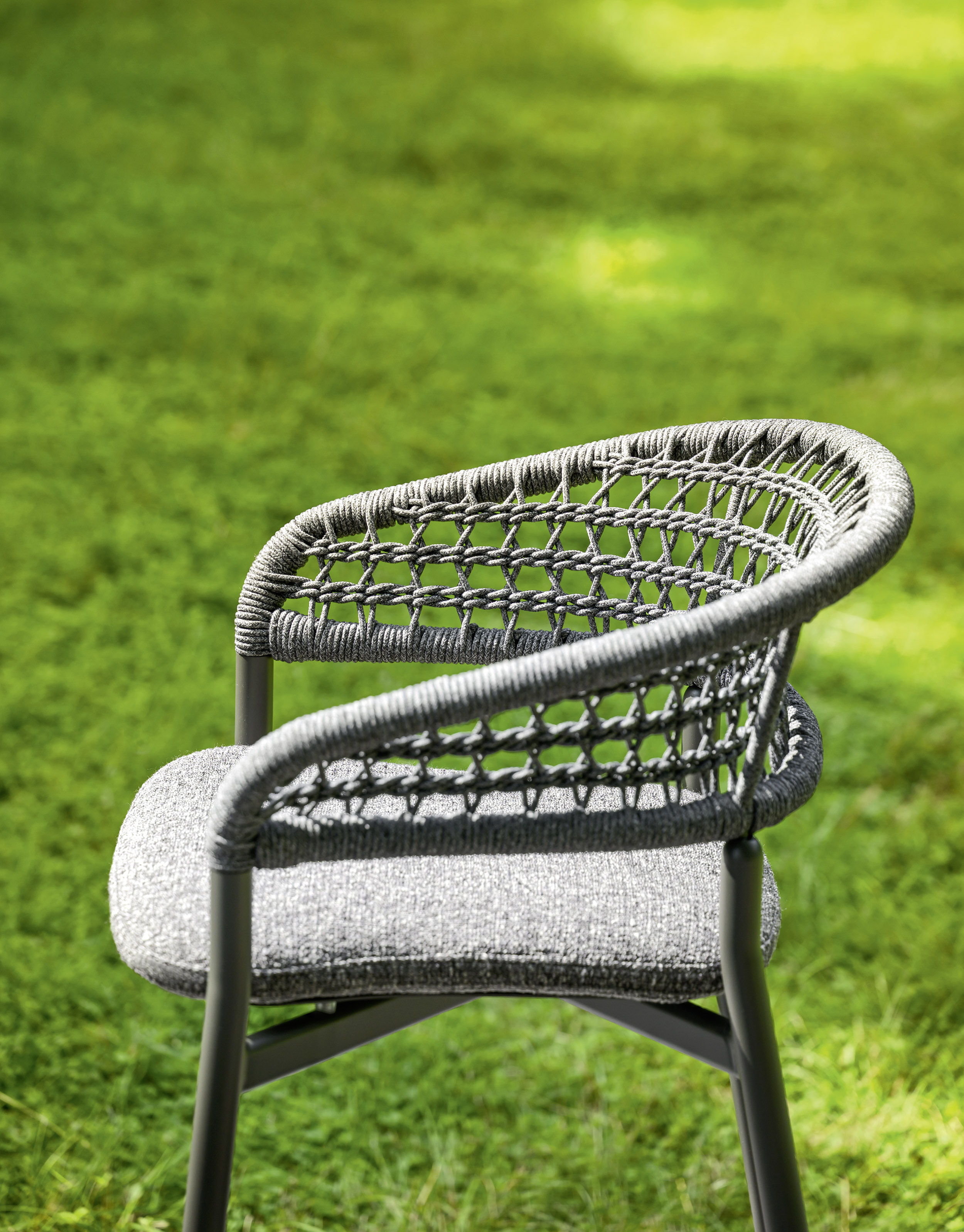 Download jpg img Plinto Small Armchair 02 Varaschin
