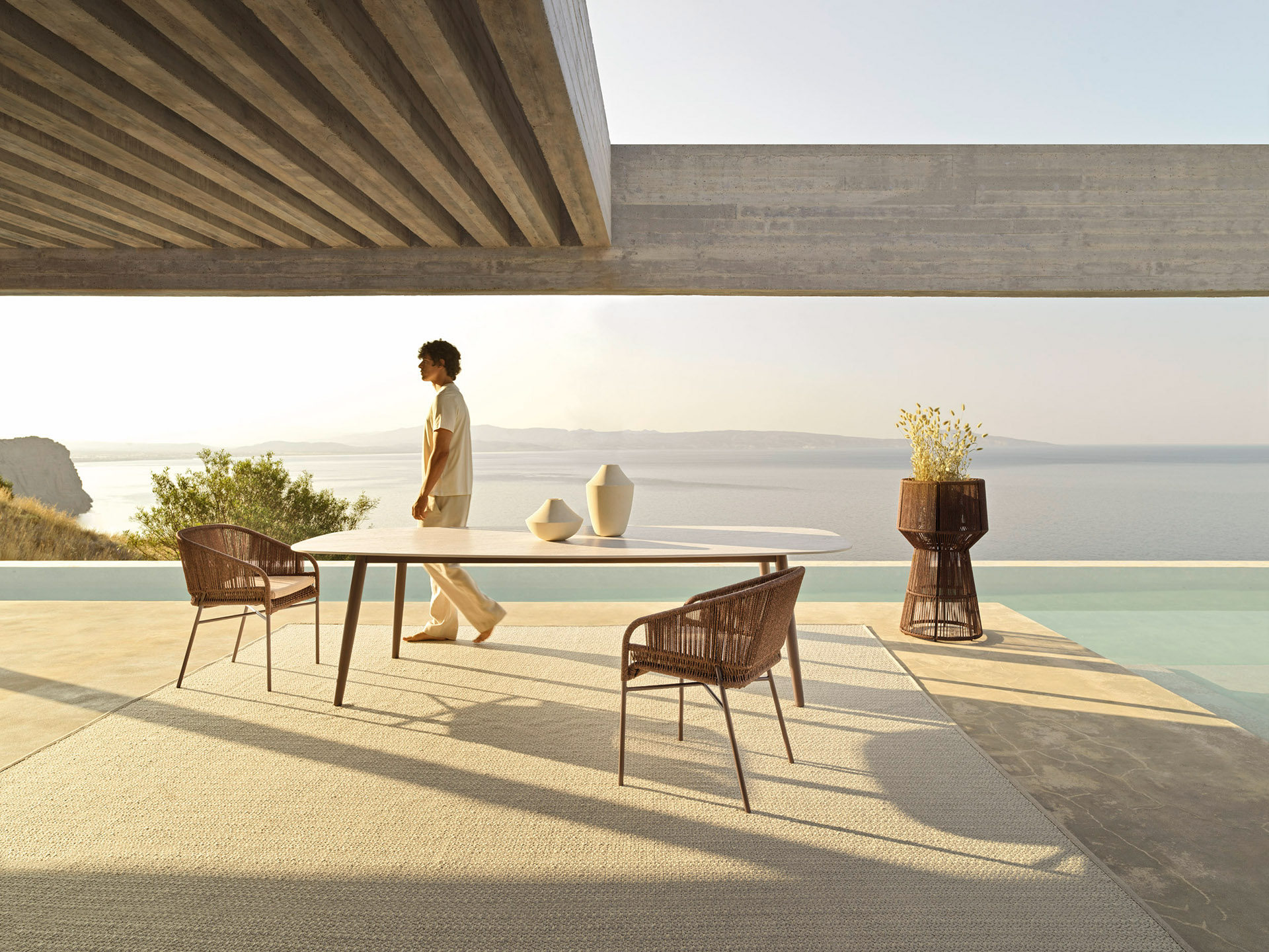 Download jpg img Ellisse Table 03 Varaschin