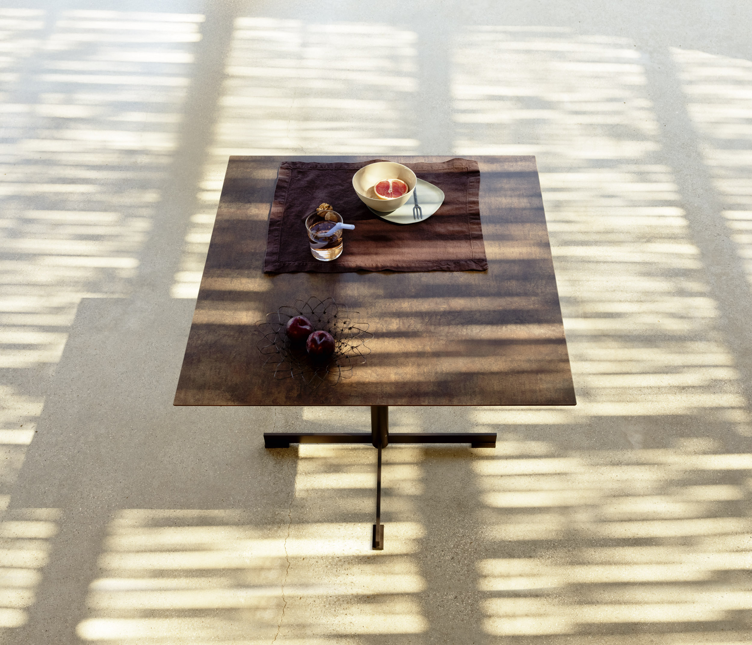 Download jpg img Summerset Low Table 01 Varaschin