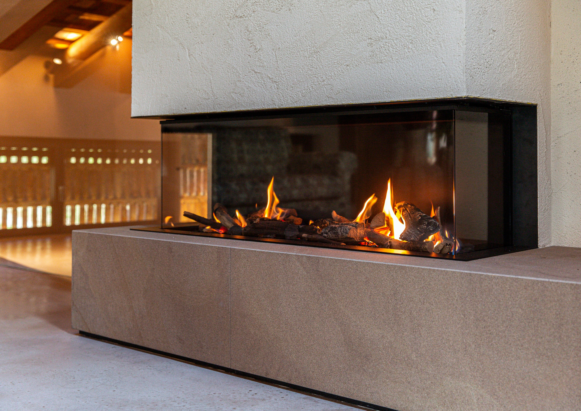 Three-sided gas fireplace