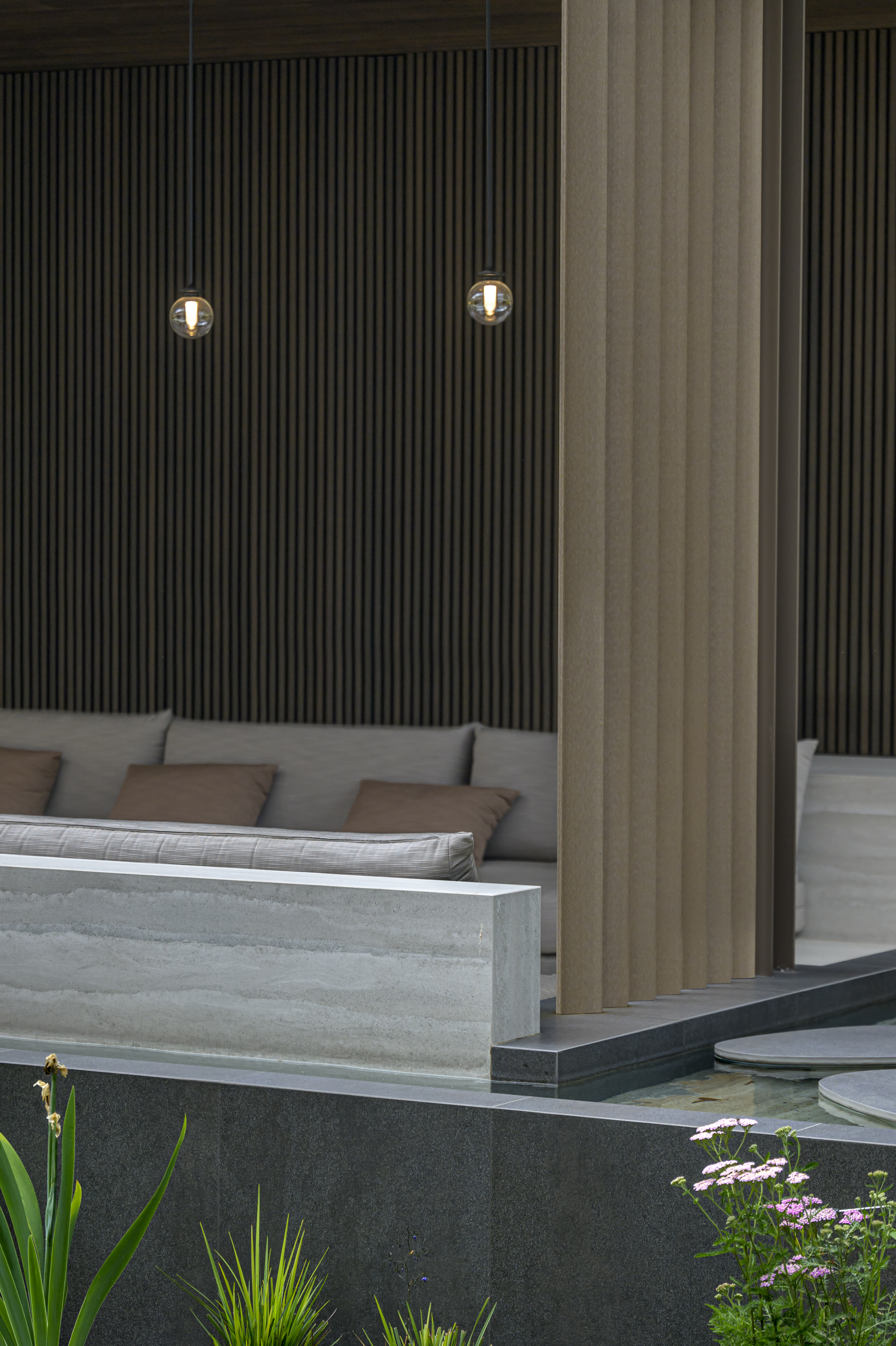 Download jpg img Balina M Ceiling 01 