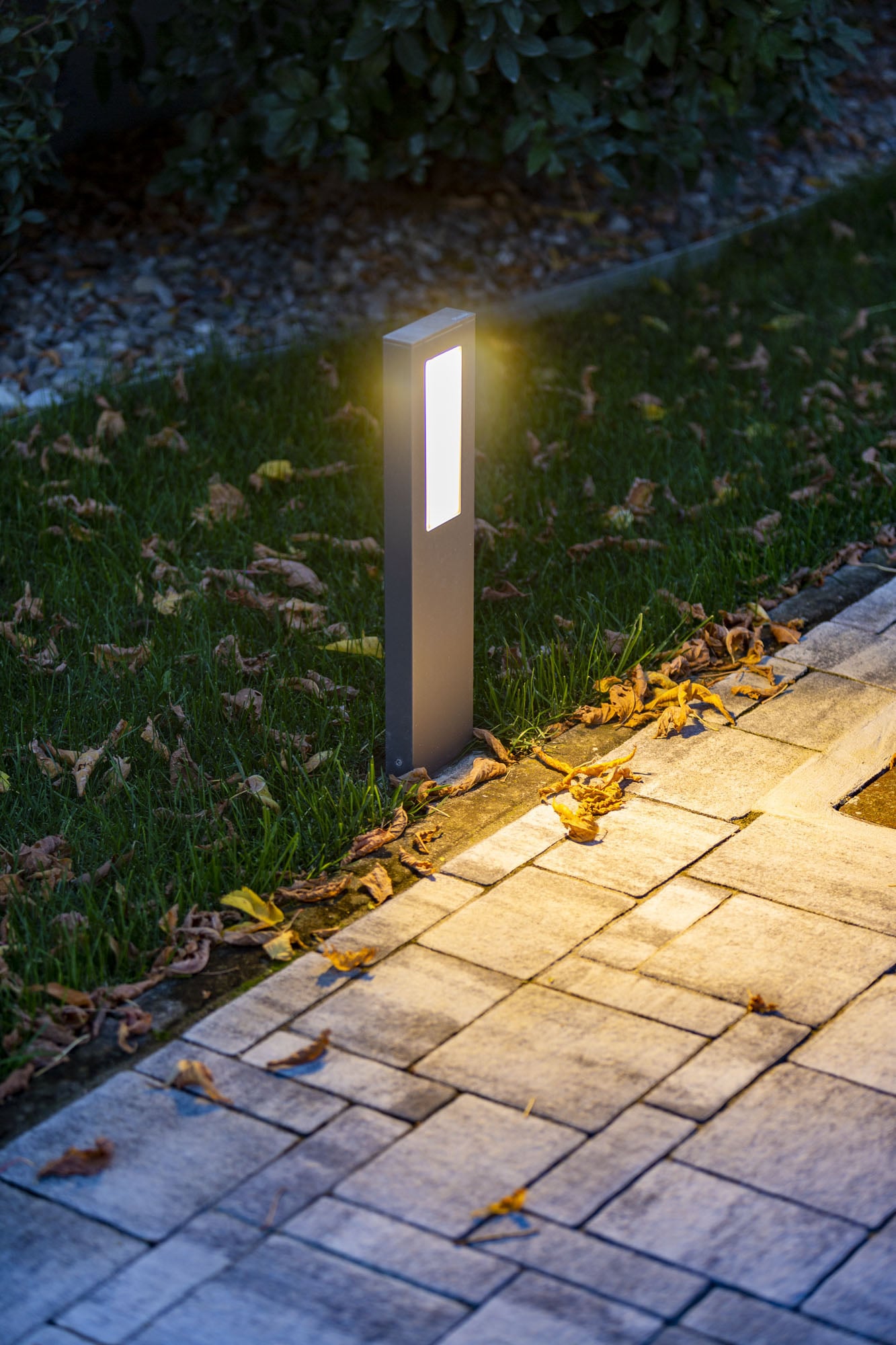 Download jpg img Slim Bollard Platek 