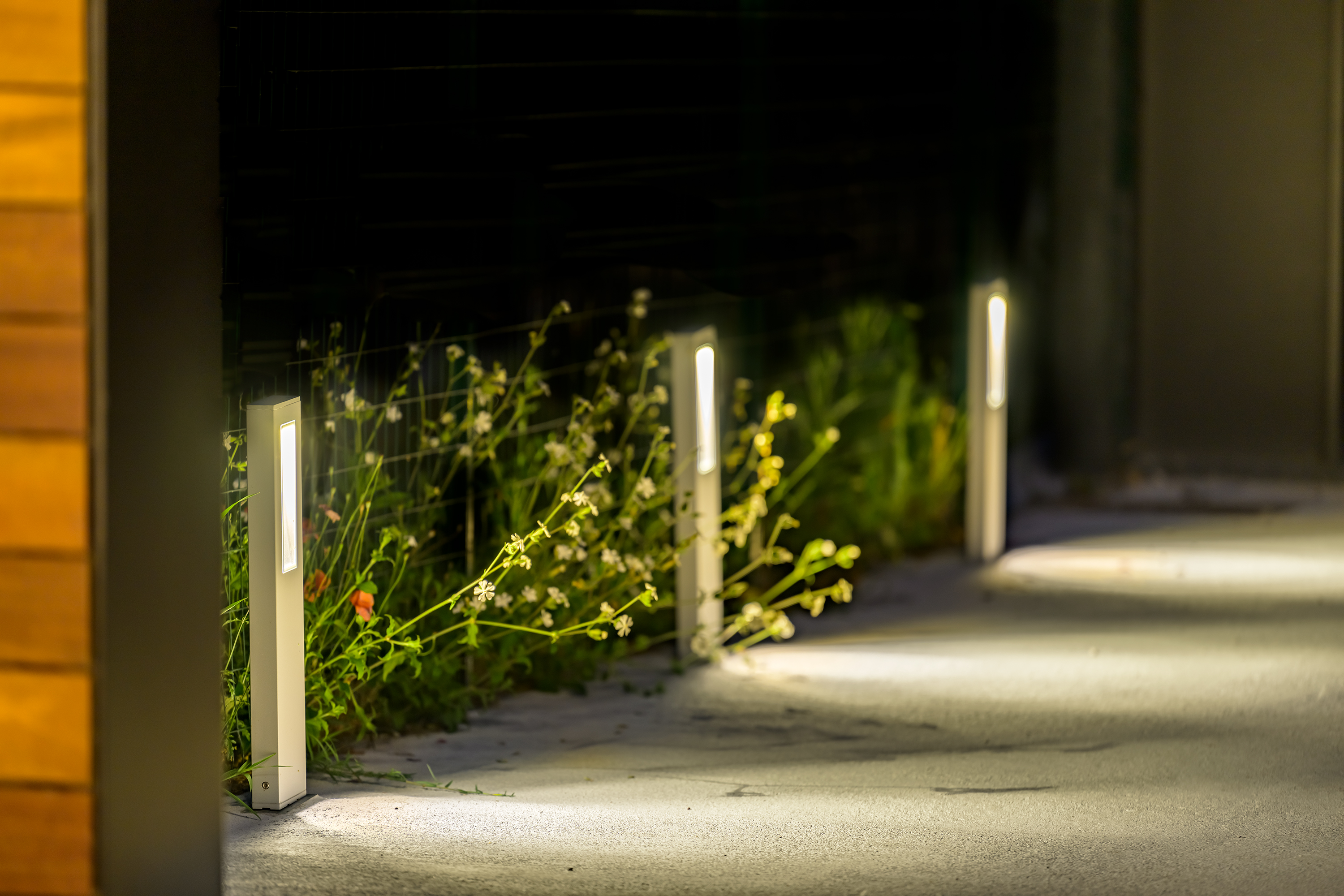 Download jpg img Slim Bollard 44 Platek