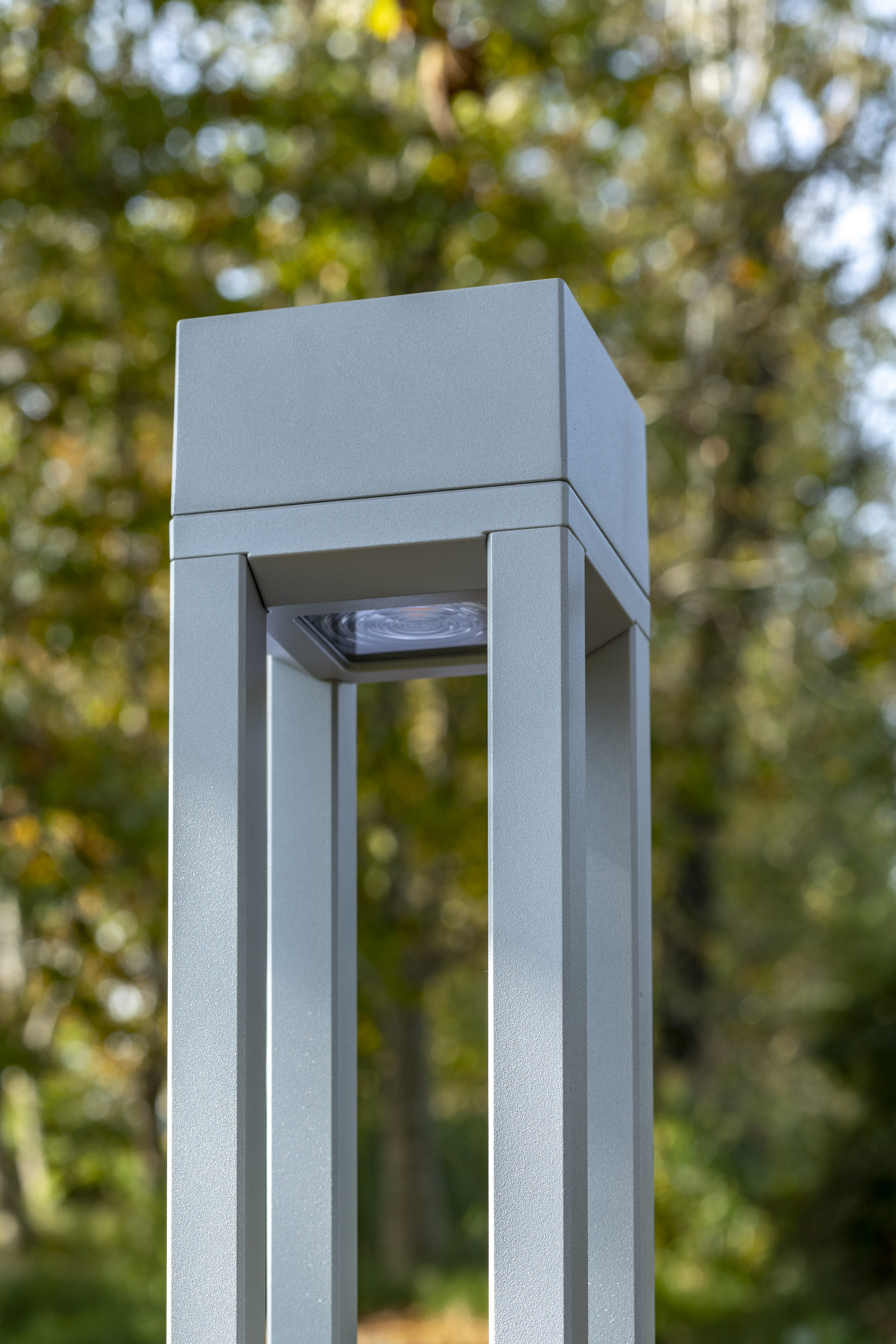 Download jpg img T4 Bollard Platek 1200