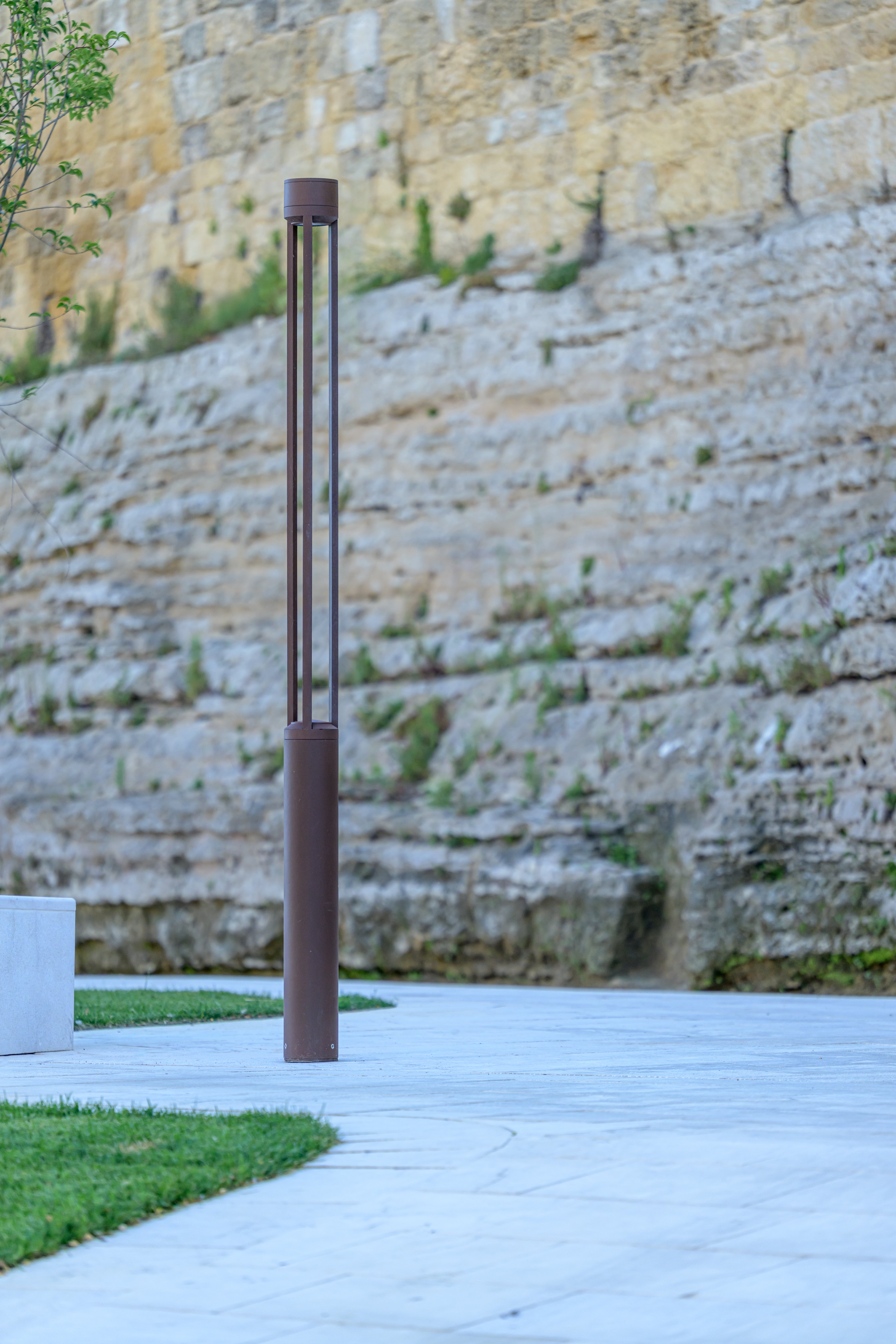 Download jpg img Tris Bollard 1800 04 Platek