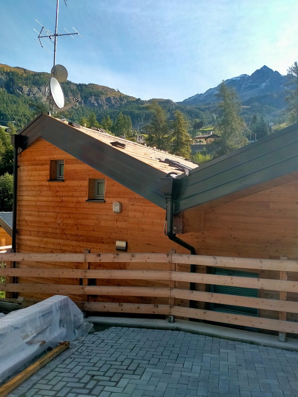 Villa bifamilariare realizzata con sistema x-lam a Valtournenche