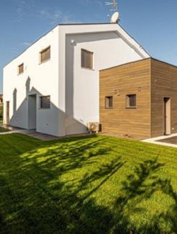 Villa residenziale prefabbricata in legno a Treviso (TV), isolamento a tetto e a parete con fibrolegno