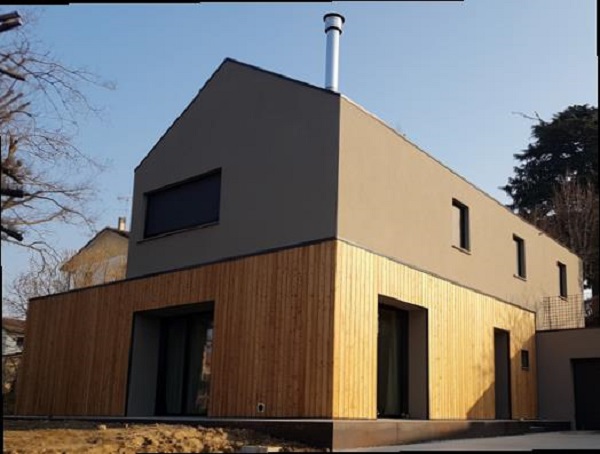 Villa residenziale prefabbricata in legno a Conegliano (TV) isolamento a tetto 22 cm Fibrolegno  a parete 14 cm Lana di vetro