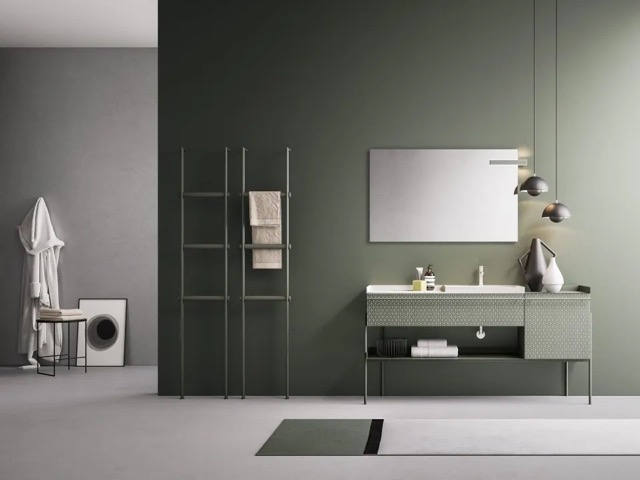 Specchiera Display di Ardeco con composizione di mobili bagno abbinata