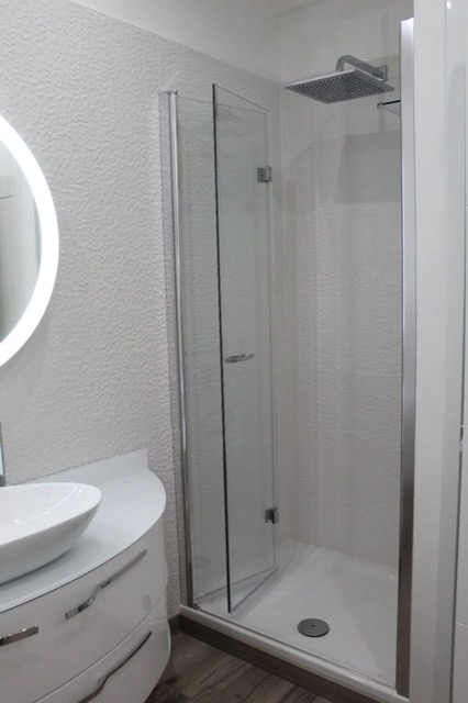 Chi cerca un&nbsp;arredo bagno moderno a Genova&nbsp;e provincia, trova nel punto vendita dell’azienda anche tutto il materiale necessario per completare e rinnovare la sala da bagno, dai sanitari alle rubinetterie fino ai rivestimenti.&nbsp;