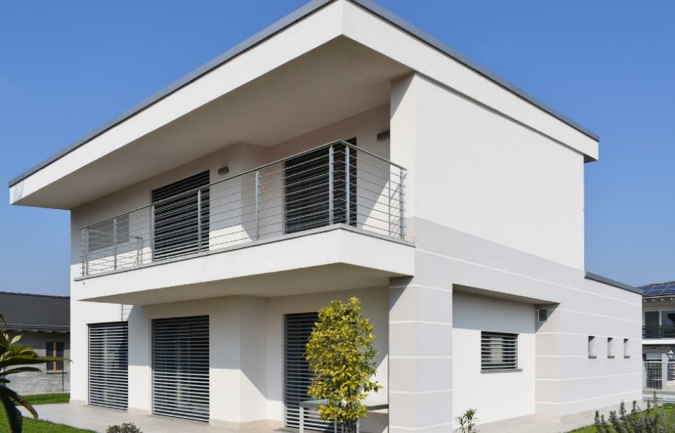 Caravaggio: edificio residenziale unifamiliare a due piani con struttura a telaio