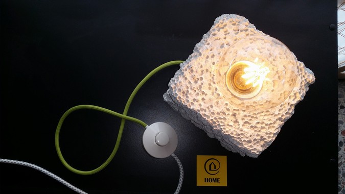 CONCRETELAMPS - lampada con base in CLS alleggerito 