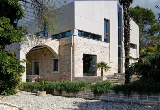 Modren reconstrction old stone house