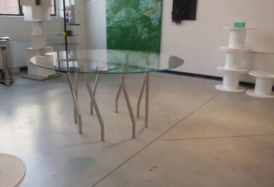 "Spider table"