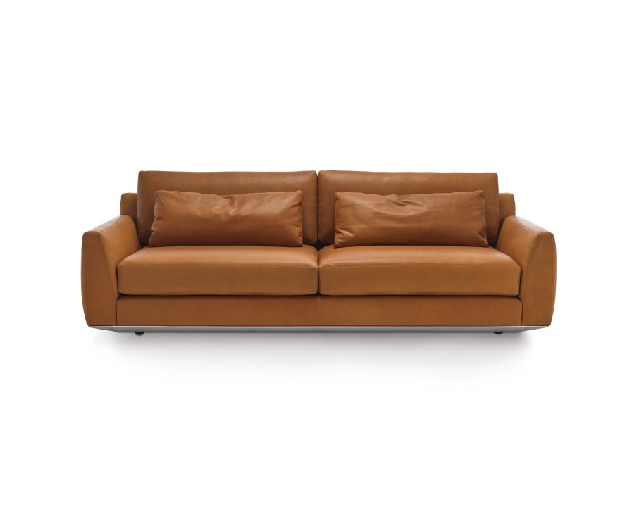 Ellington Sofa by Horm