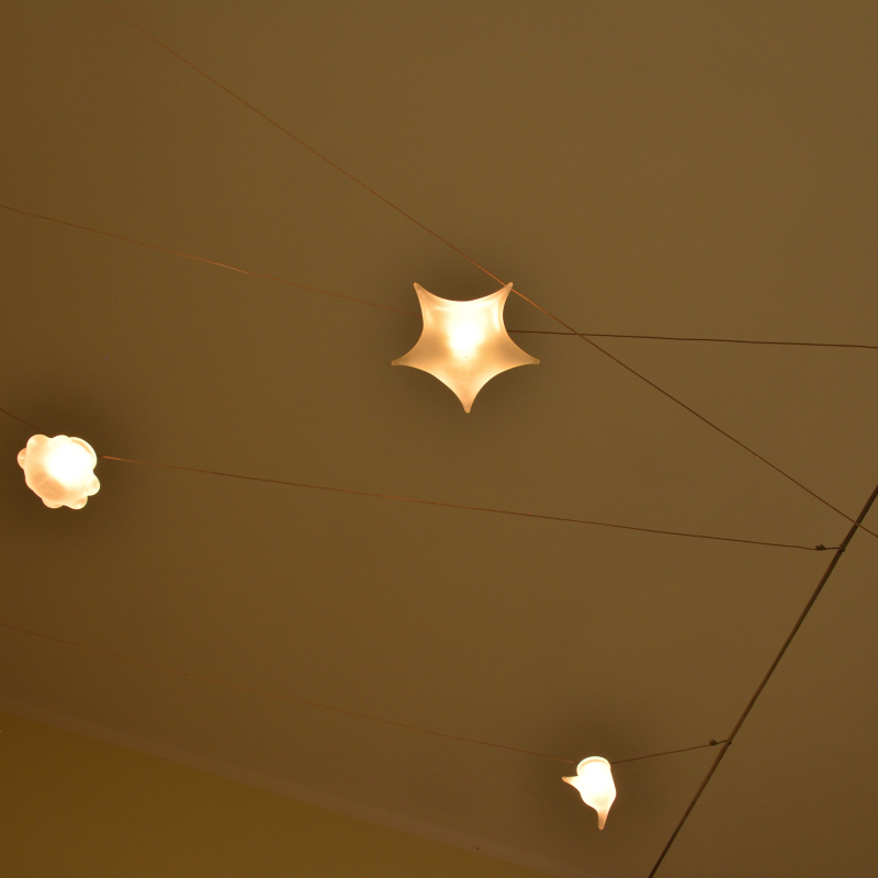 Illuminazione su fili