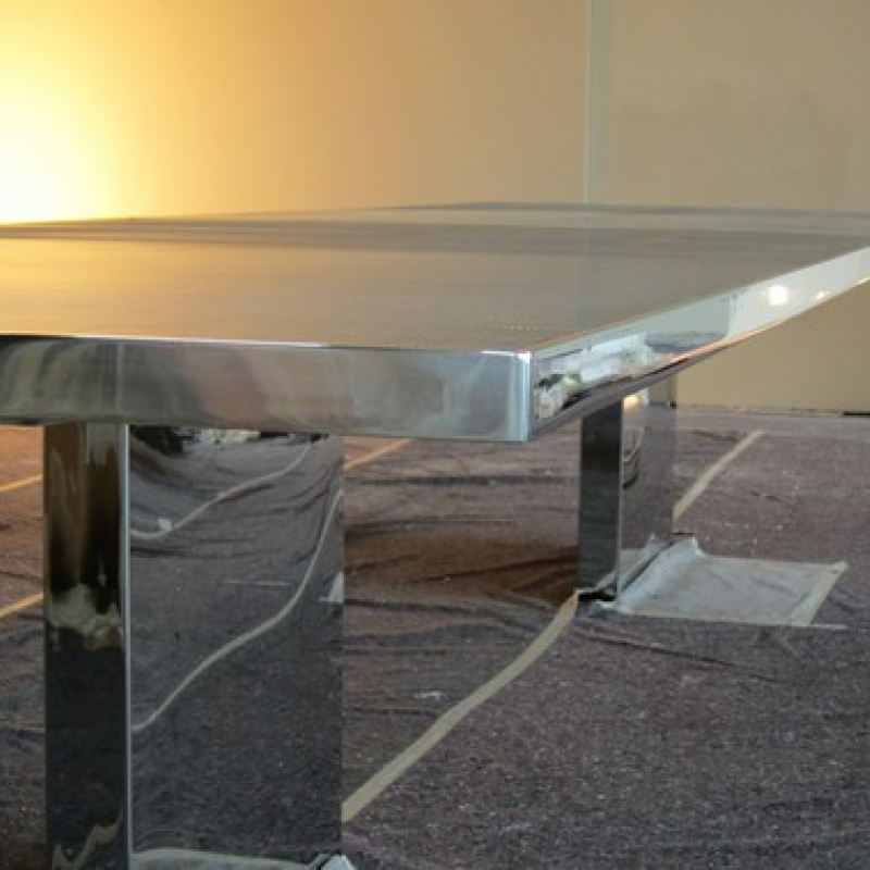 Tavolo inox a specchio